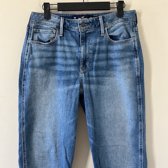 Hollister Ultra High Rise Straight Leg Raw Hem Denim Jeans Size 30 - Picture 2 of 10